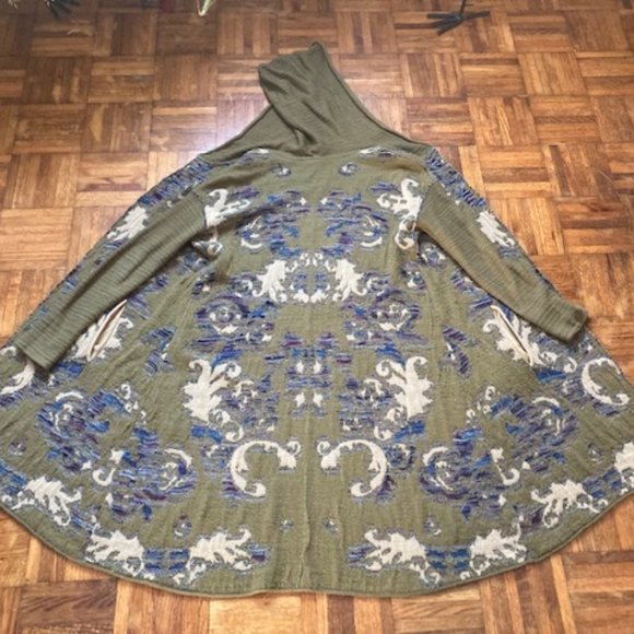 Free People Long Green and White Patterned Bohemian Sweater Size XS - Picture 1 of 11